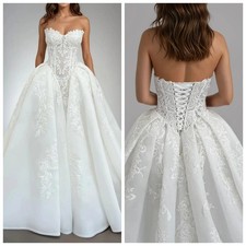 White Lace Appliques Strapless Wedding Dress Floor-Length Sleeveless Bridal Gown