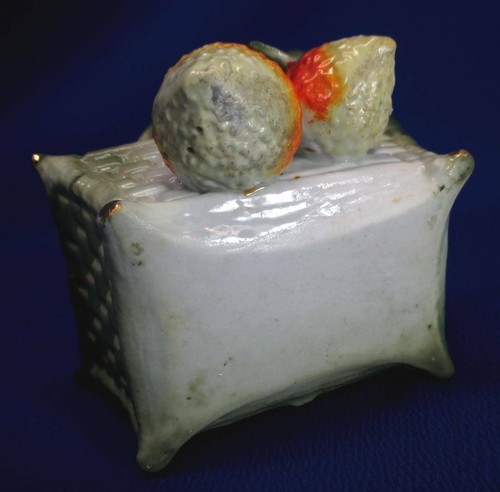 SCHAFER VATER BASKET WITH LARGE STRAWBERRIES ON FRONT - Picture 4 of 6