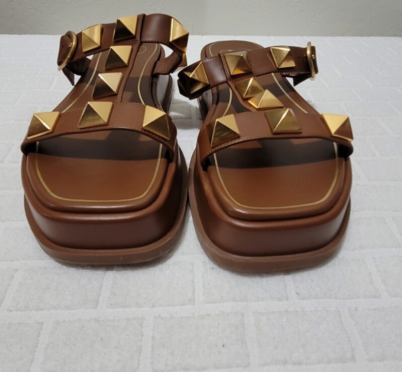 【関税&送料込】Valentino Garavani Sandals Valentino Garavani Women's Size 39EU 9US Roman Stud slide