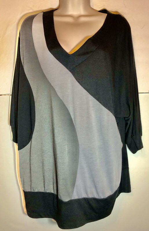 ROUTE 66 WOMENS  SIZE XL TOP  BLACK /GRAY ABSTRACT PRINT