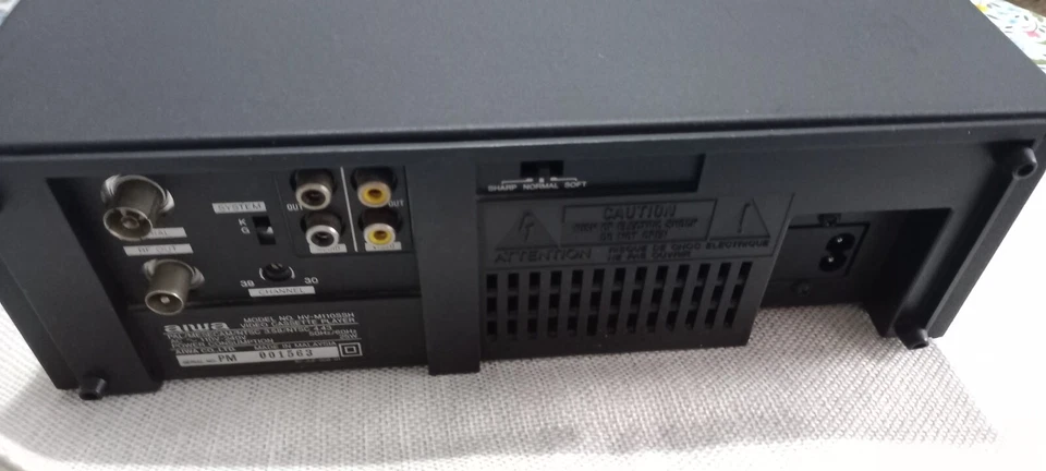 Aiwa Videoregistratore video cassette HV-M110SSH - ANNI 90 RICAMBI - Immagine 3 di 4