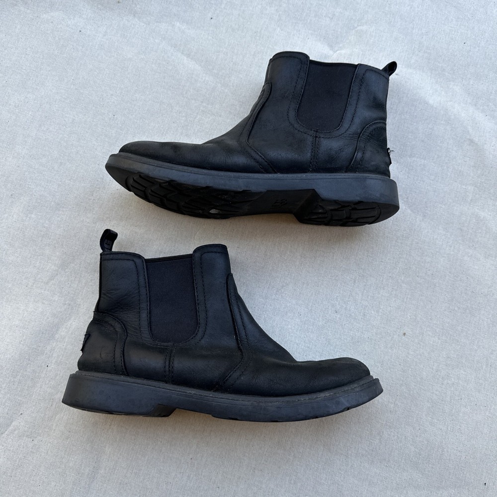 UGG Women's Boots Size 4 Women’s Black Bootie Ankle Grunge F605