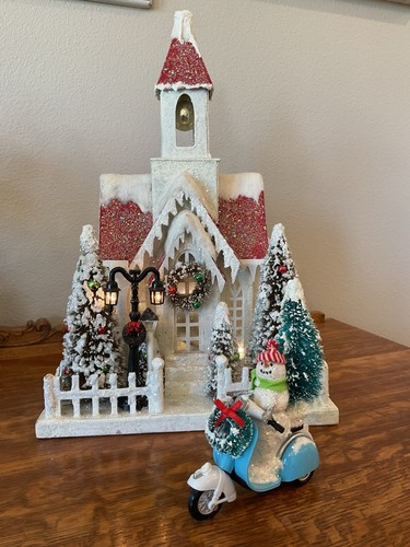 Vespa BLUE Die Cast Mini 4” Heavy Gauge Scooter With Snowman And Christmas Tree - Picture 4 of 11
