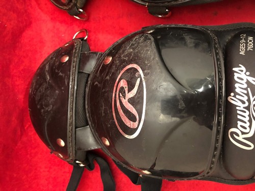 UN PAR DE ESPINILLAS DE ÁRBITRO EQUIPO DE BÉISBOL RAWLINGS de softbol en buen estado. - Imagen 10 de 12
