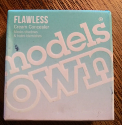 Models Own Flawless Cream Concealer ''02 Cameo'' Masks Shadows Hides Blemishes