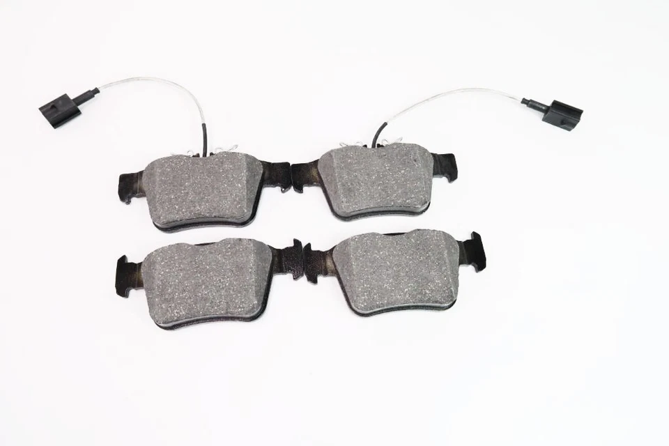 Pastillas de freno delanteras traseras Alfa Romeo Giulia y rotores perforados actualización Foto 2 de 4