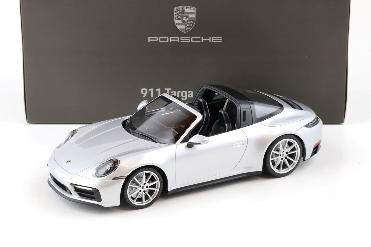 【MINICHAMPS】限定504台　Porsche 911 Targa Minichamps 1:43 Porsche 911 Targa 4 GTS (992) in Ruby Star