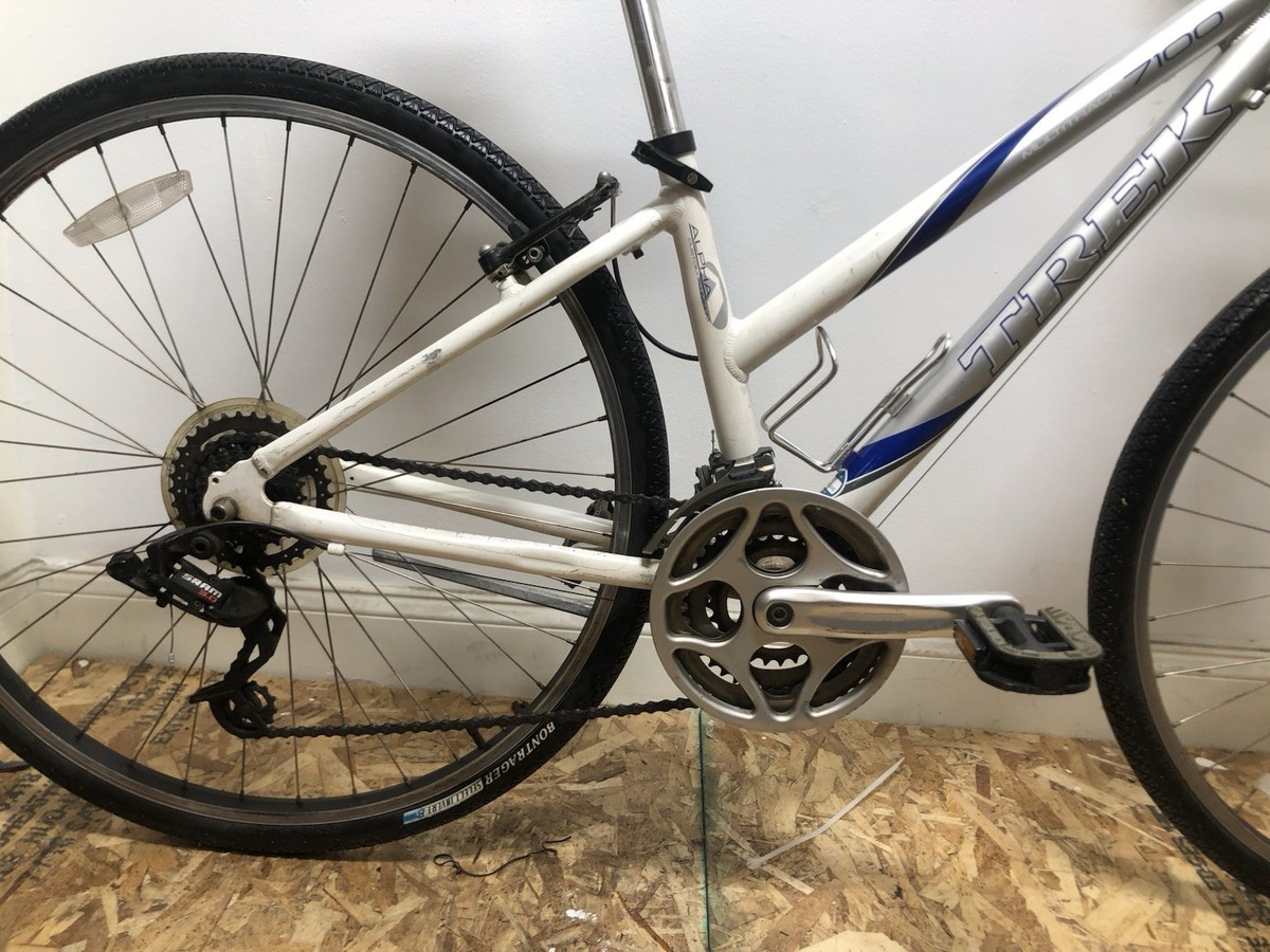 Trek Multitrack 7100 Hybrid Bike, 15” Aluminum Frame, 700x35c