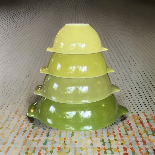 Pyrex Avocado Verde Green Cinderella Mixing Bowls # 441-444 Nesting Set Of 4