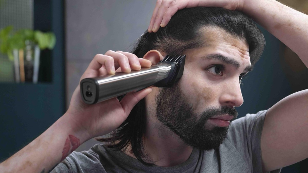 PHILIPS Norelco Multigroom 9000 Series MG9740-18-in-1 Precision