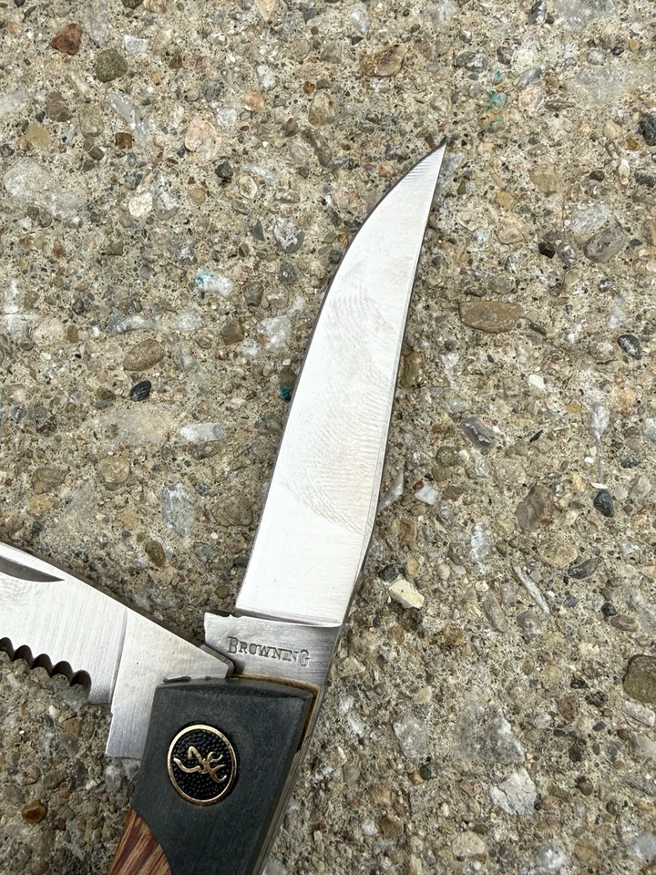 Navaja de Bolsillo Plegable Browning Peso Pluma Modelo 807 Peces y Pájaros con Funda y Caja Foto 3 de 4