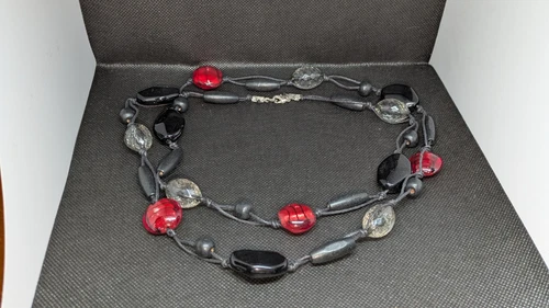 VETEMENTS Collana Filo Continuo Nero Chiaro e Ambra Perline Lunghe Donna