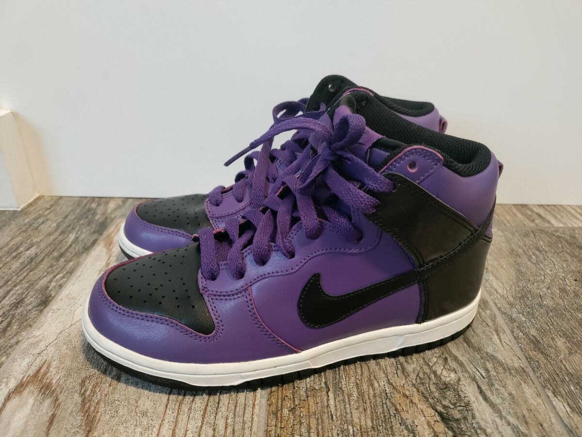 Nike Dunk High Womens Purple / Metallic Black (2010) US 6 Nike Dunk High Womens Purple / Metallic Black (2010) US 6