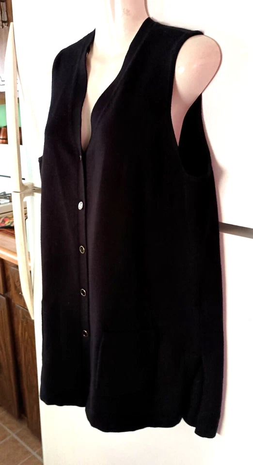 NUEVO CHALECO ANNE KLEIN NEGRO CON BOTONES Y ABERTURAS LATERALES TALLA XL $99 PRECIO DE VENTA SUGERIDO POR EL FABRICANTE Foto 2 de 4
