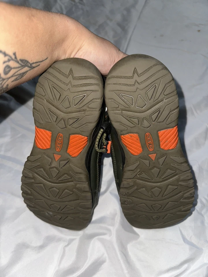 Zapatos de senderismo impermeables Keen para niños talla 3 de EE. UU. Foto 3 de 4