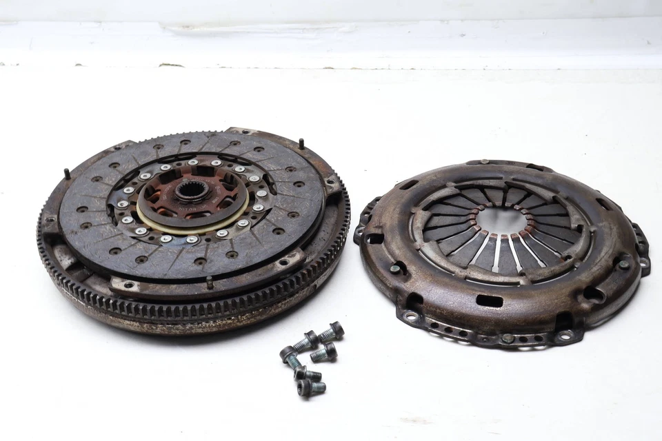 2002-2005 VW BEETLE 1.8L - Flywheel 06A105266P - Image 2 of 4