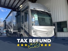 2024 Fleetwood Discovery LXE 44S