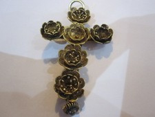 LARGE VICTORIAN  GOLD TONE CROSS CRUCIFIX FLORAL FILLIGREE PENDANT