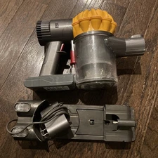 Dyson V6 Cordless Handheld Vacuum Cleaner DC59 W/ Charger And Battery