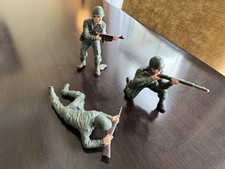 Safari Ltd. Army Men Designer TOOB - 3 Figurines