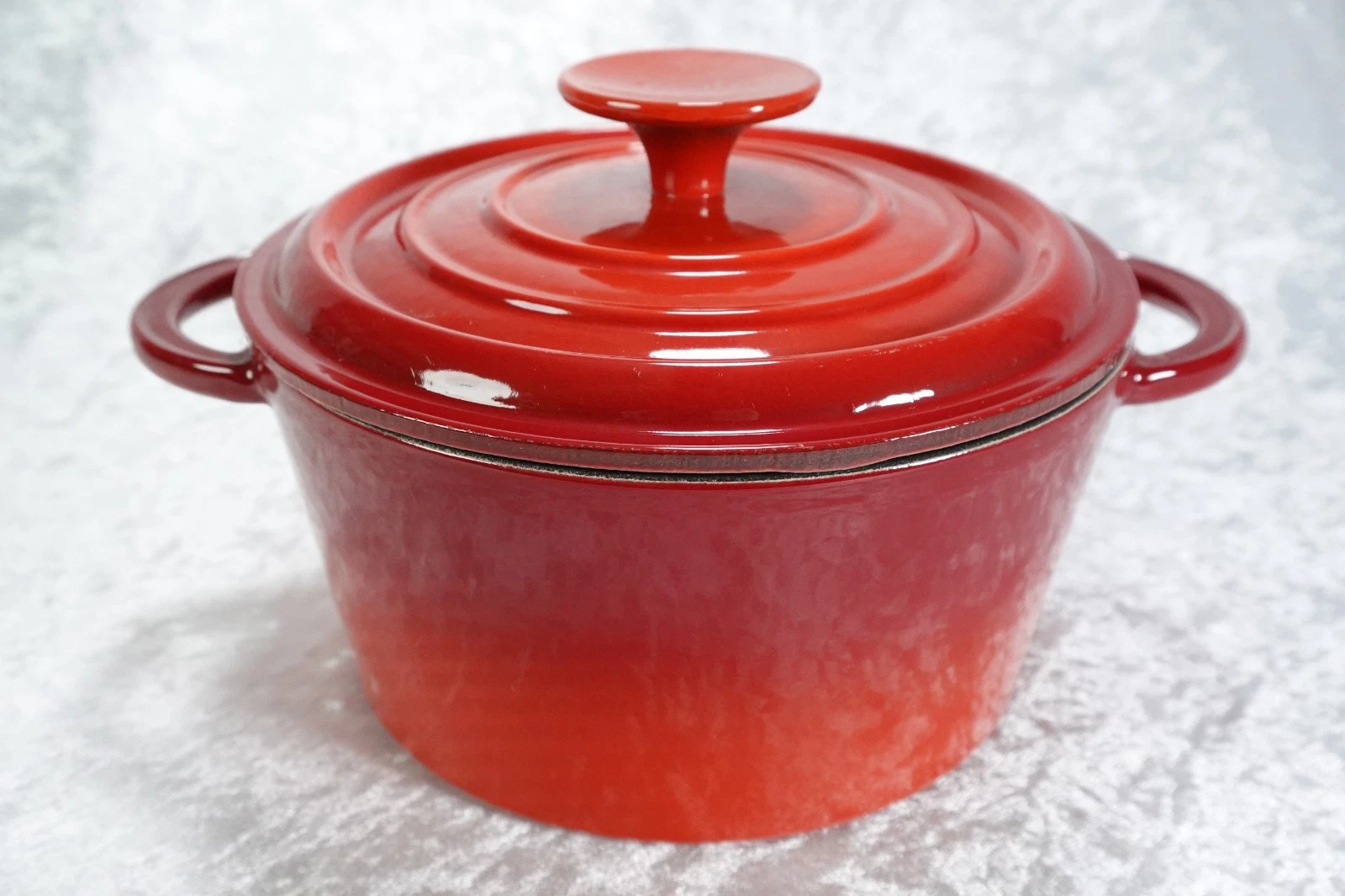 2 Qr Cerise Red Gradient Color Dutch Oven 'Made In France 18' Enamel Cast Iron