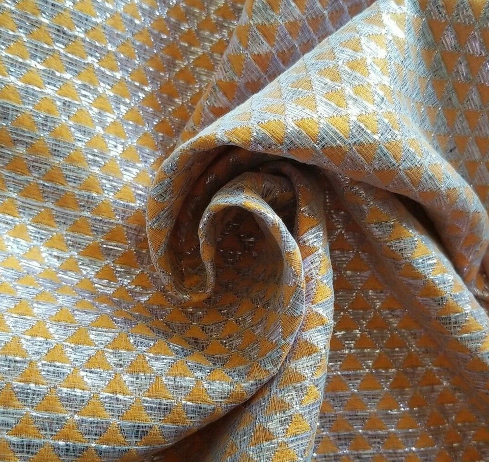 Jacquard REVERSÍVEL Laranja e Prata com Mini-Triângulos de Monique Lhuillier - Imagem 2 de 3