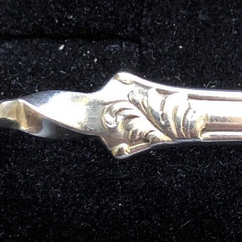 Aldine by Rogers & Hamilton Plate Silverplate Master ButterKnife Twisted Handle. - Picture 12 of 24