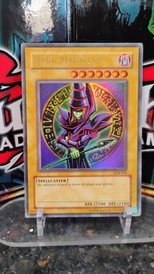 DARK MAGICIAN Foil Holo YU-GI-OH Trading Card LOB-005