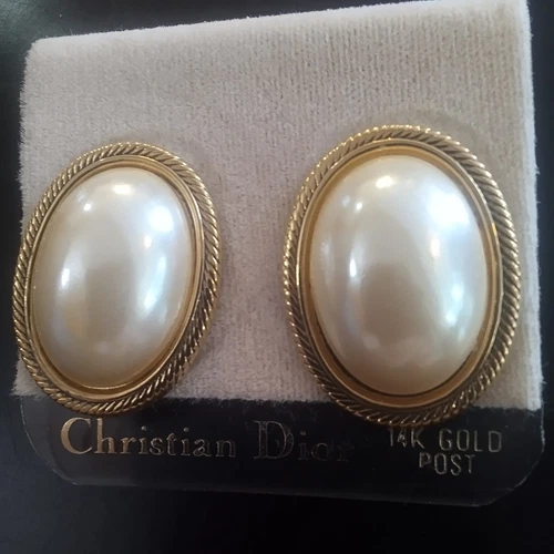 Bijoux Dior boucles d'oreilles percées opale perle