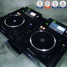 Pair 2x Pioneer CDJ-2000 Professional DJ Multi Player Digital Turntable CDJ2000