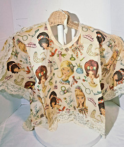 Vintage Retro Makeup Cape lace trimmed 1960s VINYL MCM Kitsch