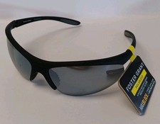 Foster Grant Polarized Maxblock 100 UVA-UVB Lens Protection Black Sunglasses