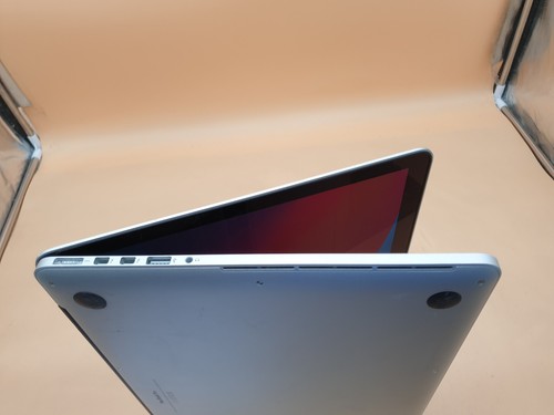 Apple MacBook Pro Retina 15" A1398 (2014), czterordzeniowy i7 2,2 GHz, 16 GB RAM, SL38 - Zdjęcie 9 z 12