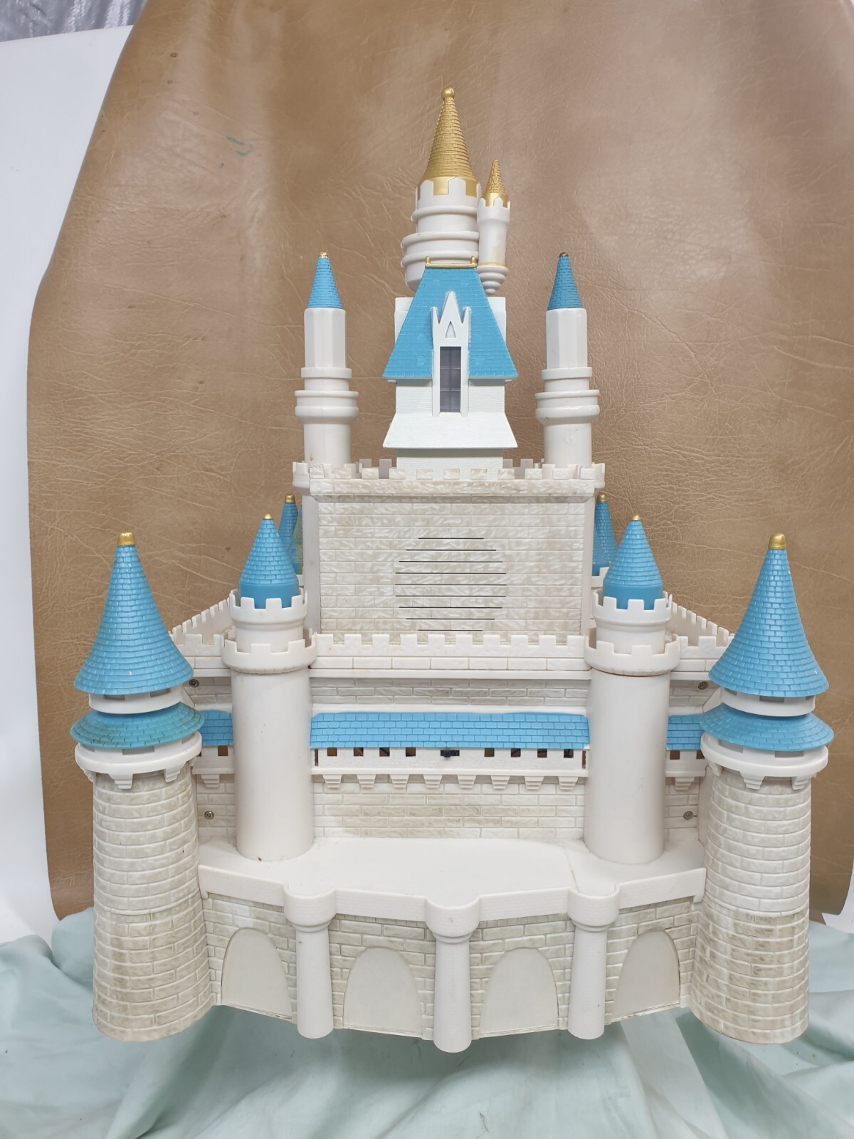 Walt Disney World Cinderella Castle Monorail Park Playset Vintage