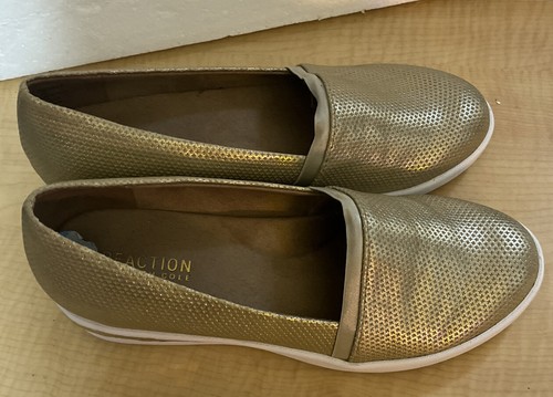 Kenneth Cole Reaction Slip Ons Size 6 1 
