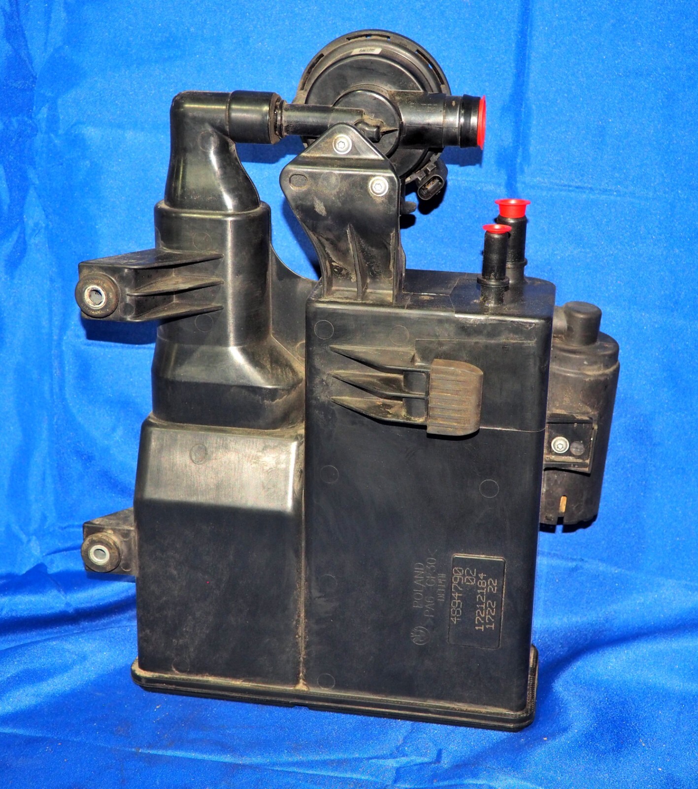 20092015 BMW F01 F02 750I 750LI N63 Charcoal Fuel Vapor Canister W