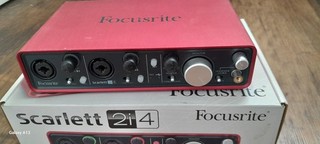 Focusrite Scarlett 2i4 (1. Gen) Beschreibung lesen