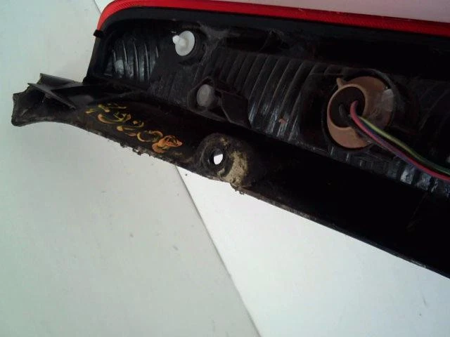 Feu arrière gauche occasion DAIHATSU CUORE II Phase 1 - 1.0i 12v - - Imagen 4 de 4