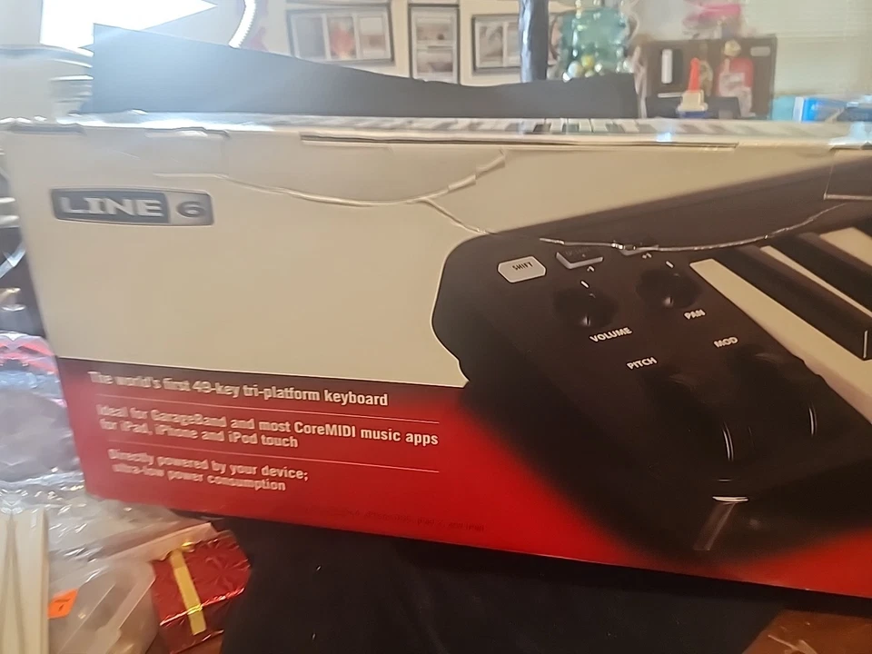 Music "Mobile Keys 4" Keyboard Controller Line 6 NIB NEVER USED . (R108) - Image 3 of 4