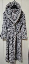 BNWT GORGEOUS BOUX AVENUE FLUFFY GREY LEOPARD PRINT DRESSING GOWN SIZE S 8 10 12