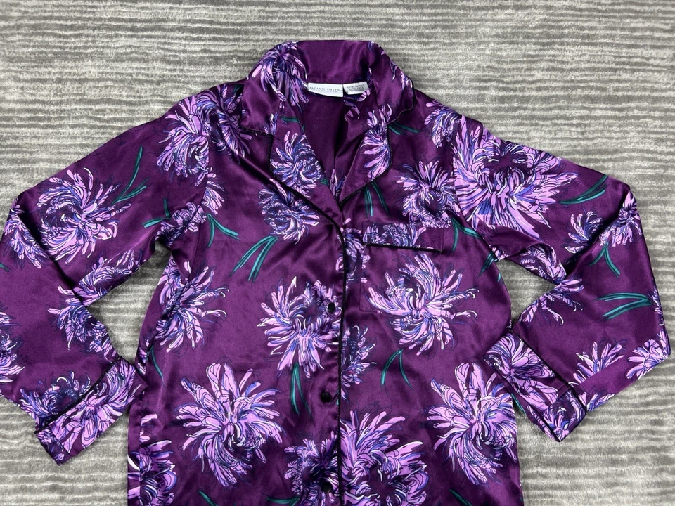 Prendas para dormir Jaclyn Smith Top para mujer XS púrpura floral botón delantero manga larga satinado Foto 2 de 4