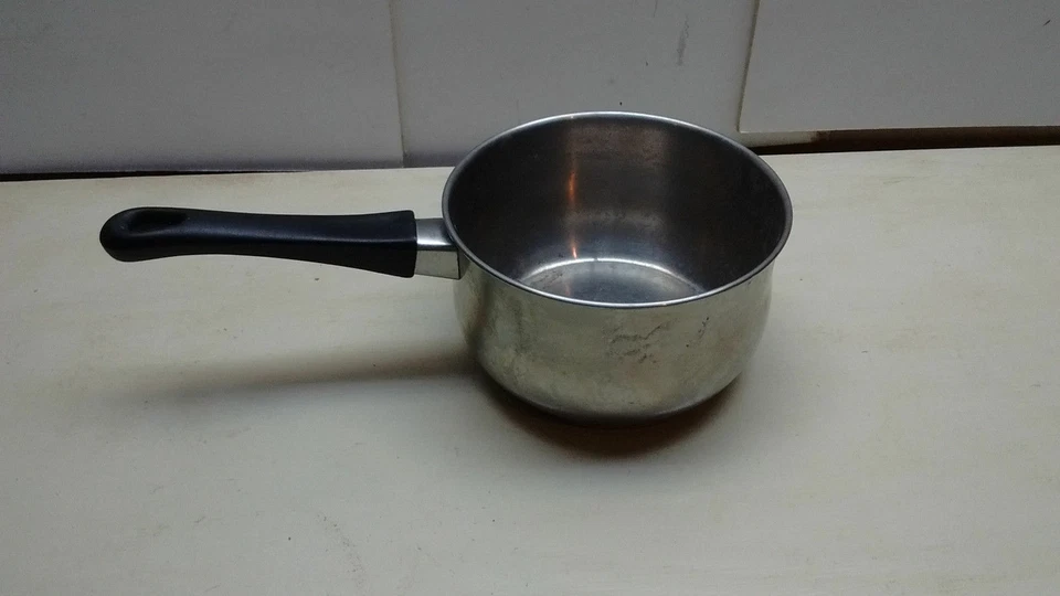 Chef's Secret Pro Series 2 Qt Saucepan Stainless Aluminum Fry Pot & Replaced Lid - Image 3 of 4