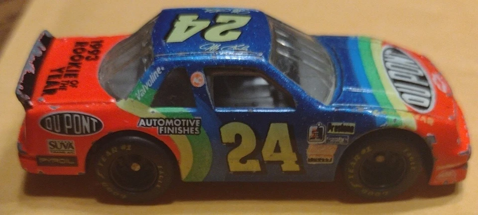 1993 Rookie Of The Year Jeff Gordon #24 Dupont 1:66 Matchbox Chevy Lumina Rare - Image 4 of 4