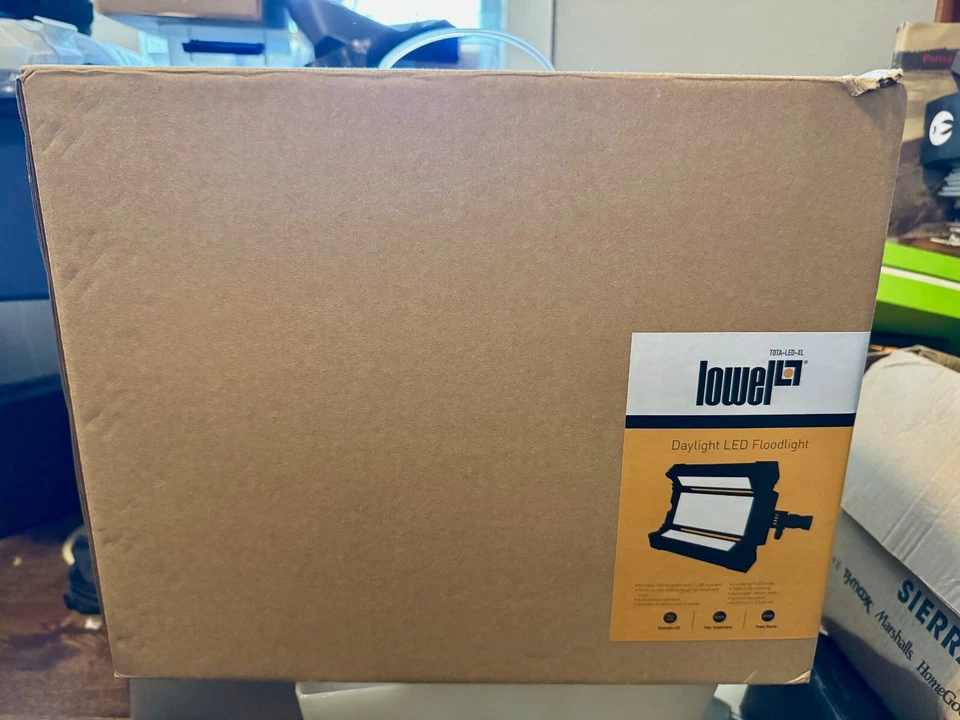 Lowel TOTA LED XL Daylight Flood Light - Image 3 of 4