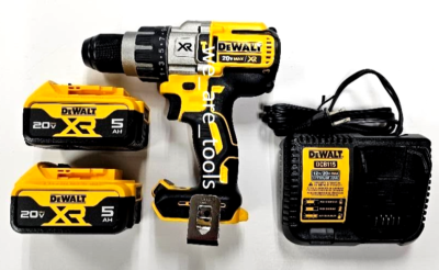 DeWalt DCD996 1/2 Hammer Drill, 2) DCB205 Batteries, Charger 20V 