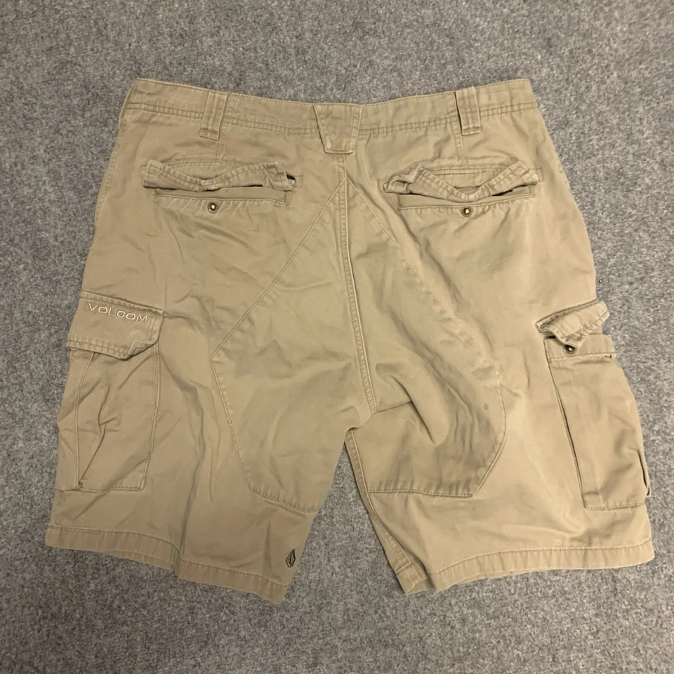 Volcom Shorts Mens Size 33 Cargo Cotton Skateboard Surf - Image 2 of 4