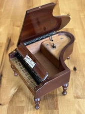 VTG THORENS PIANO MUSIC BOX Cigarette Jewelry Box "Smoke Gets In Your Eyes" TUNE