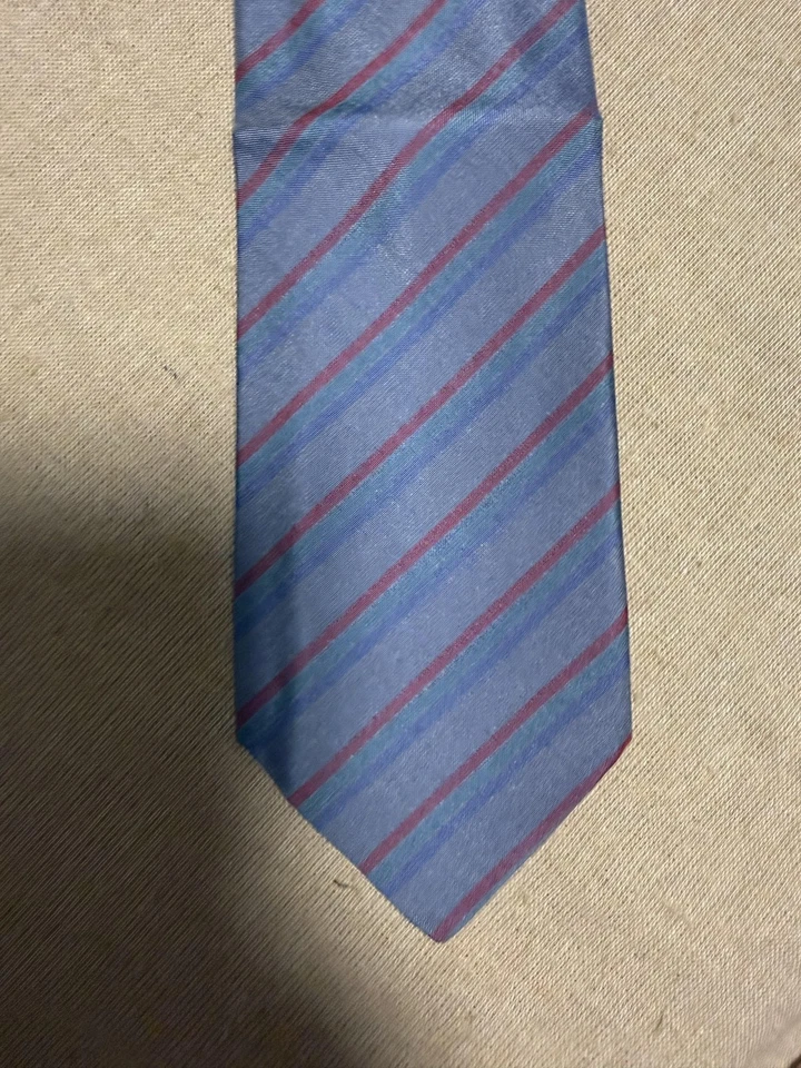 Corbata de seda Salvatore Ferragamo para hombre talla única azul rojo rayas diagonales Italia Foto 2 de 4