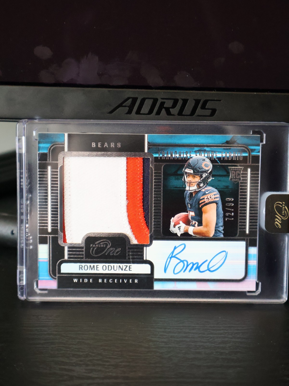 2024 Panini One - Franchise Future Fabric Autographs Rome Odunze #82 /99 (AU,...