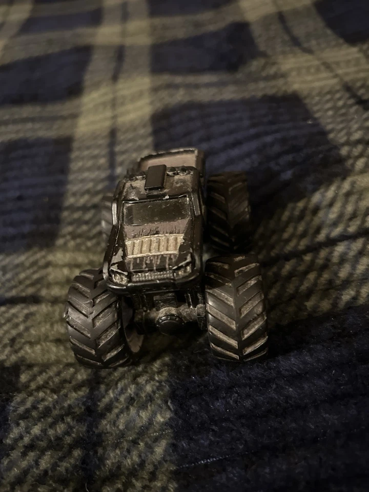 Monster Truck diecast Venom 1:64 Foto 4 de 4